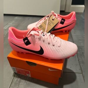 BNIB Pink Nike Tiempo Legend 10 Academy AG Low-Top Soccer Cleats womens Size 6.5
